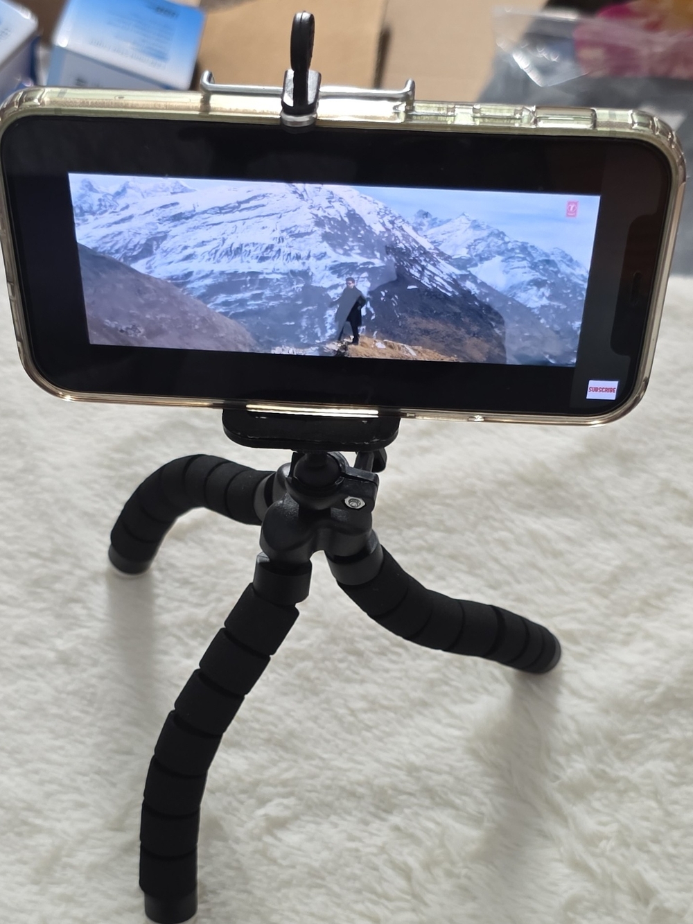 Universal Black Flexible Tripod Phone Mount - Compatible with Most Smartphones